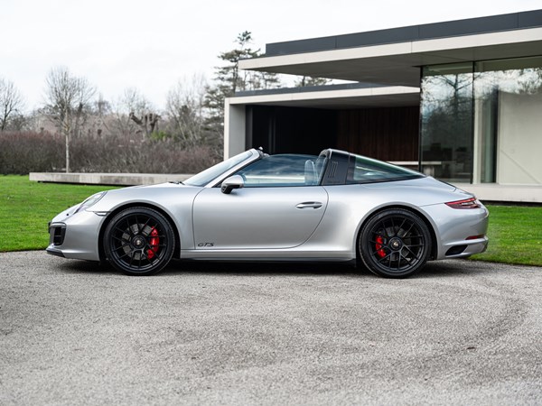 PORSCHE 991.2 C4 GTS TARGA - MANUAL